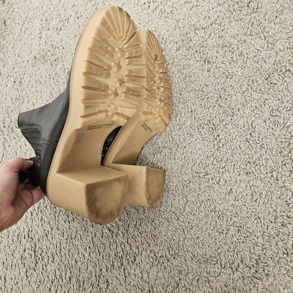 DV by Dolce Vita Jade Black Platform Chunky Heel Boots in black size 9.5 FLAW - Picture 5 of 9